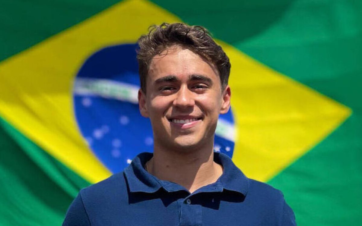 Nikolas Ferreira lança curso de inglês para cristãos