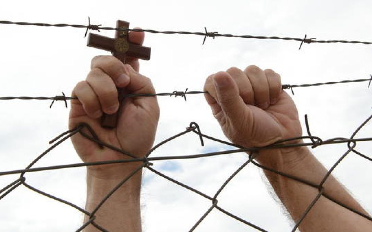 Cristãos Sofrem Perseguição Intensa em Diversas Regiões do Mundo